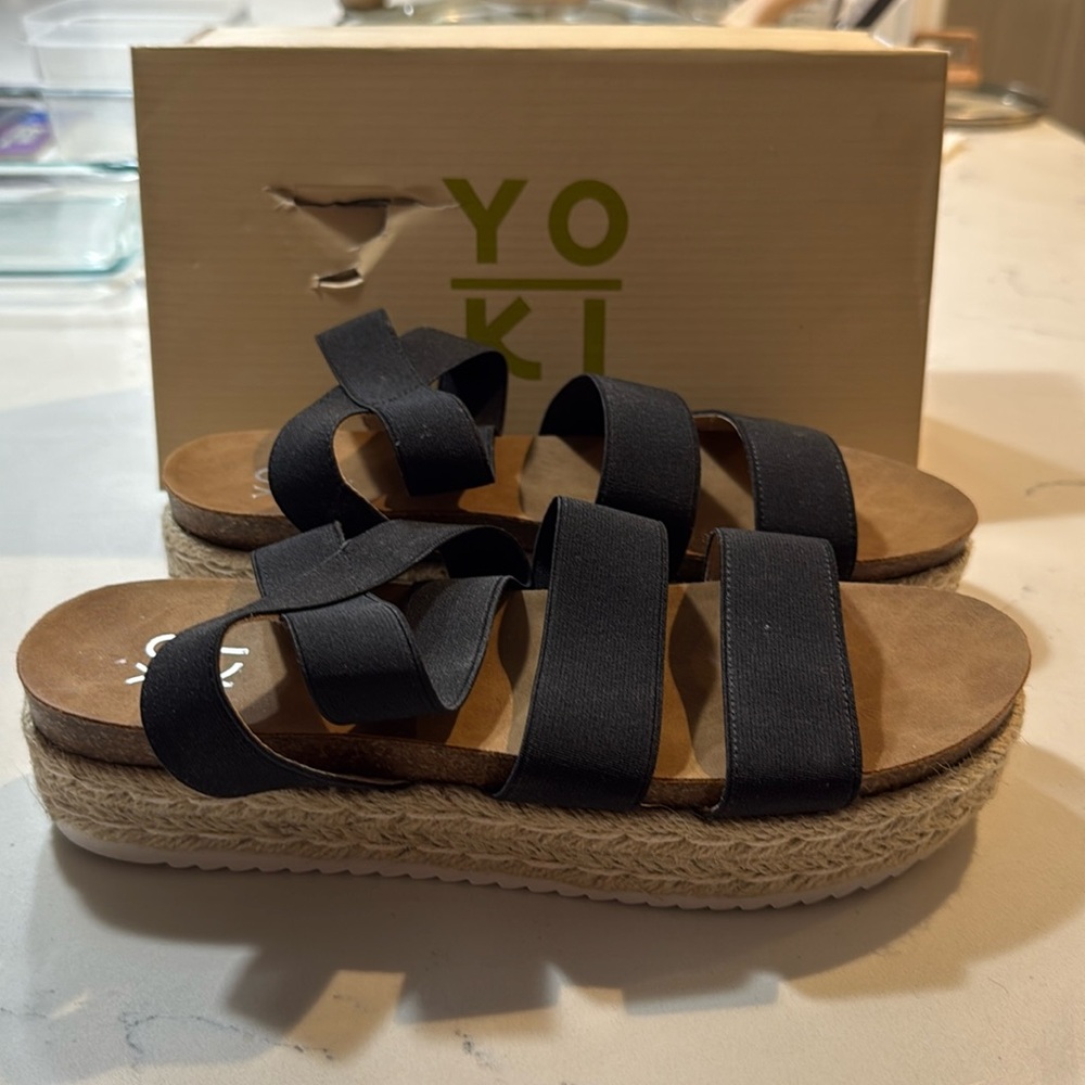 NWT Yoki Womens Black Beige Tan Ankle Strap Sandals Sz 8 Neutr Chunky Platform